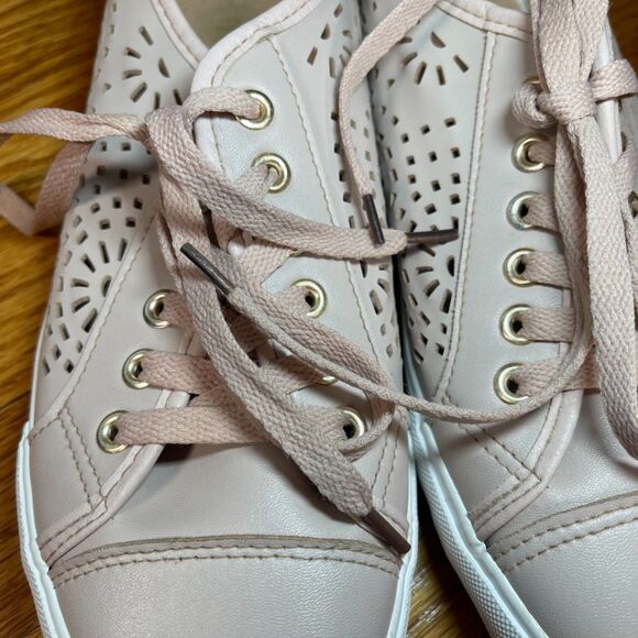 Restricted | Blush Pink Eyelet Sneakers | Size 9 - Picture 8 of 11